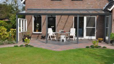Terrassen&uuml;berdachung Anbau aus Aluminium mit Glasdach