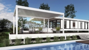 Freistehende Terrassen&uuml;berdachung aus Aluminium mit drehbaren Lamellen